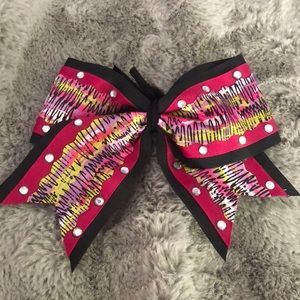 Cheer bow